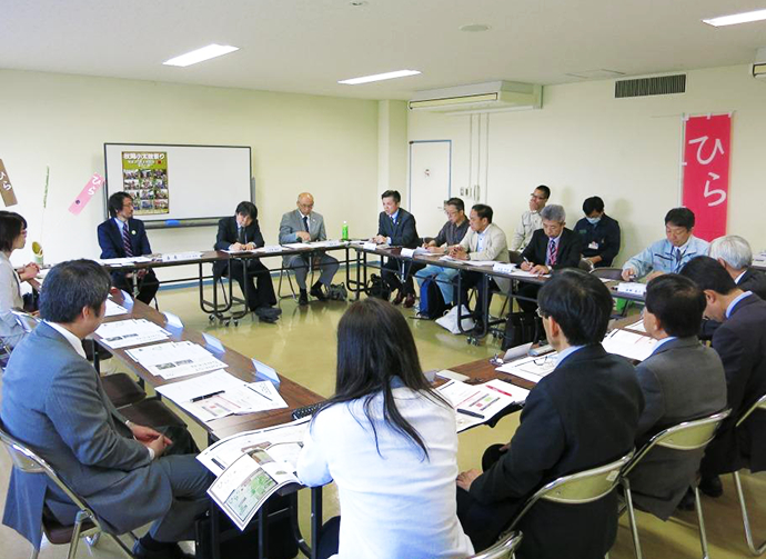 写真, 枚岡公園協議会の会議の様子